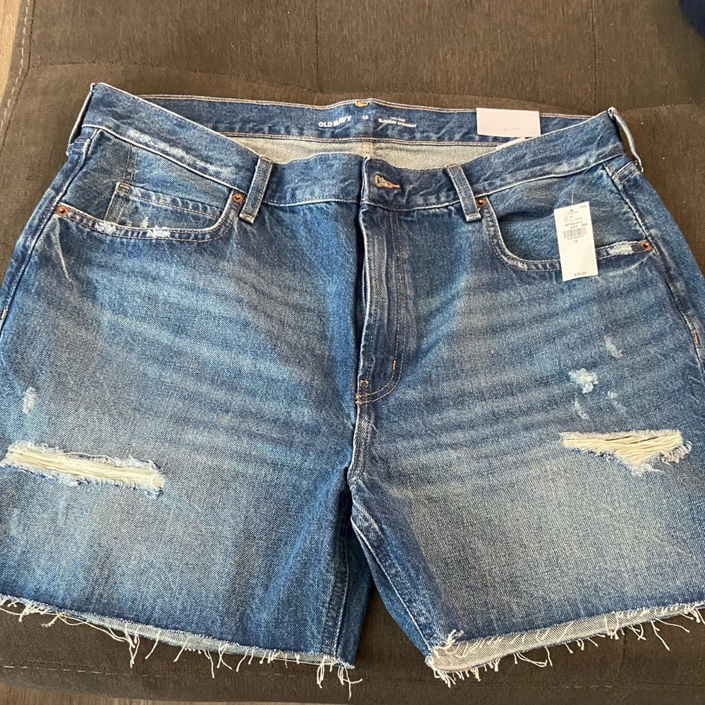 Size 16 Old Navy shorts with tag - never worn.
